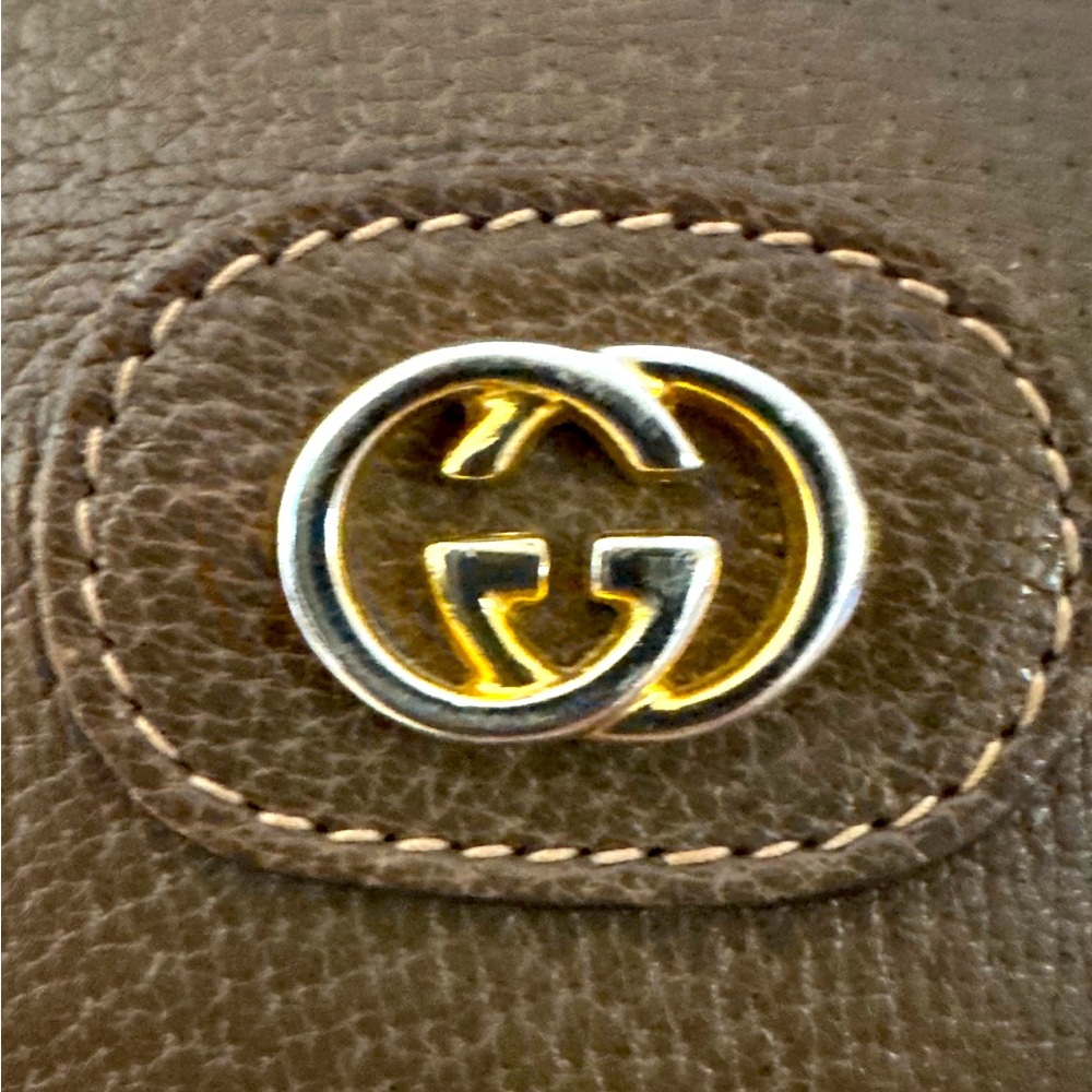 DO NOT BUY Gucci Leather Disc Bag - Picture 2 of 14